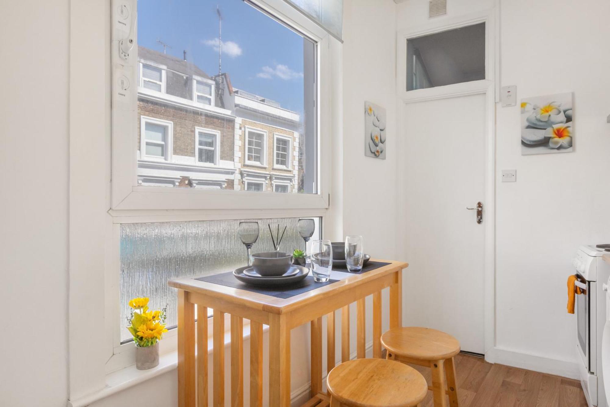 Cozy In Prime Notting Hill Лондон